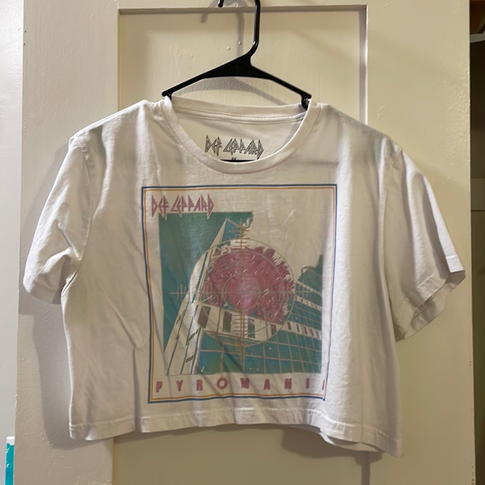 Def Leppard Cropped graphic Tee